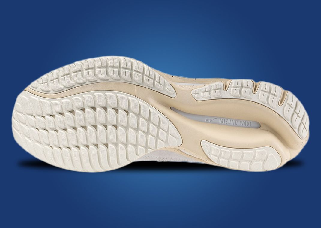 Hiroshi Nagai x Mizuno Wave Rider Beta Outsole