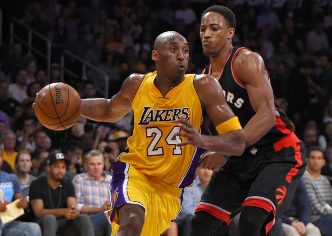 Kobe Bryant (left) playing against DeMar DeRozan (right)