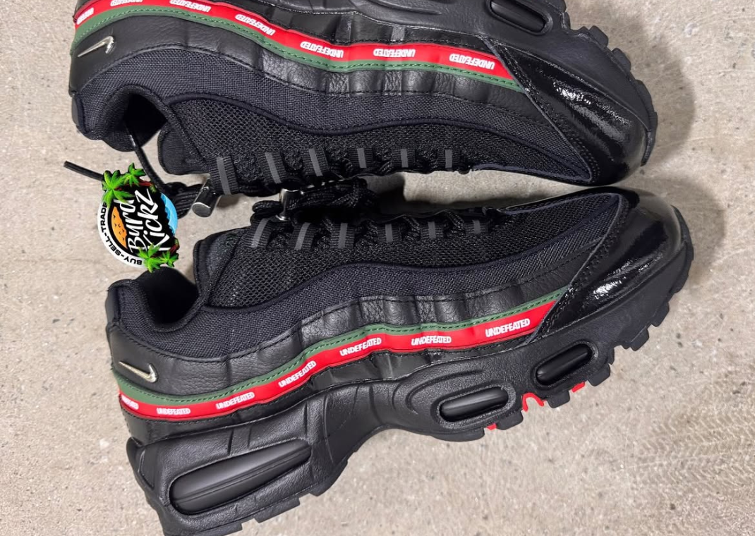Undefeated x Nike Air Max 95 OG Big Bubble Pack