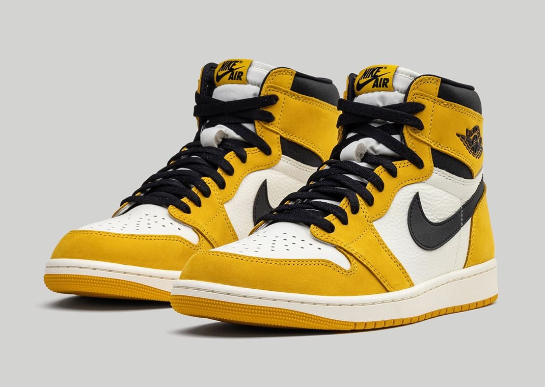 Air Jordan 1 Retro High OG Yellow Ochre Angle