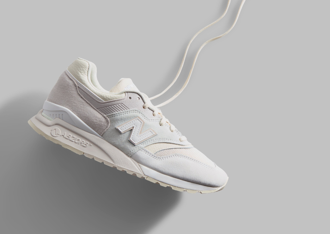 Ronnie Fieg Kith x New Balance 997.5 Easter White Marshmallow Angora Angle