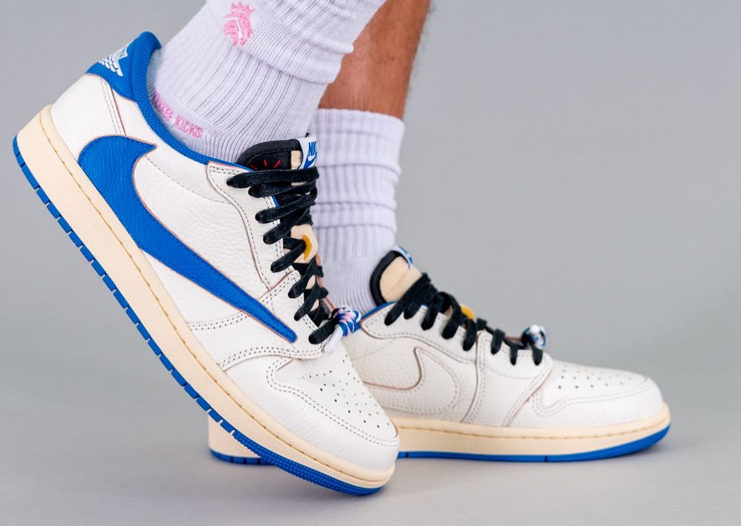 Travis Scott × Nike Air Jordan1 (PS) Custom Travis Scott x PlayStation Air Max 1 and Air Jordan 1
