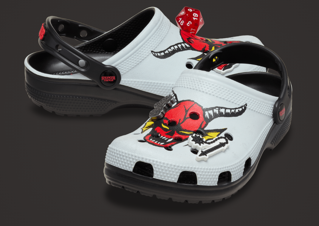 Stranger Things x Crocs Classic Clog Hellfire Club - Angle