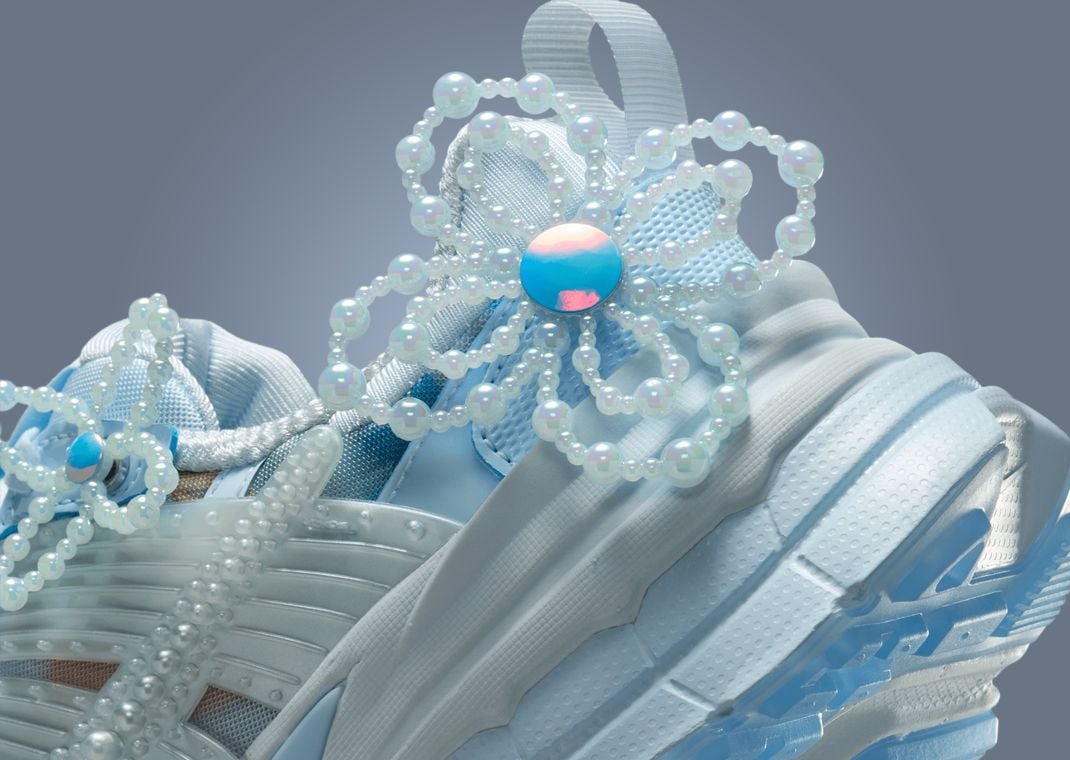 Susan Fang x Nike V2K Run