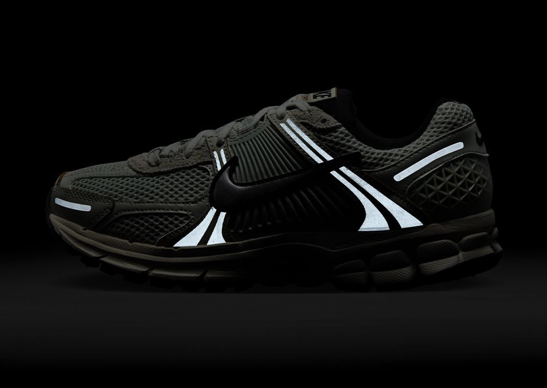 Nike Zoom Vomero 5 Light Silver Chrome (W) 3M Lateral