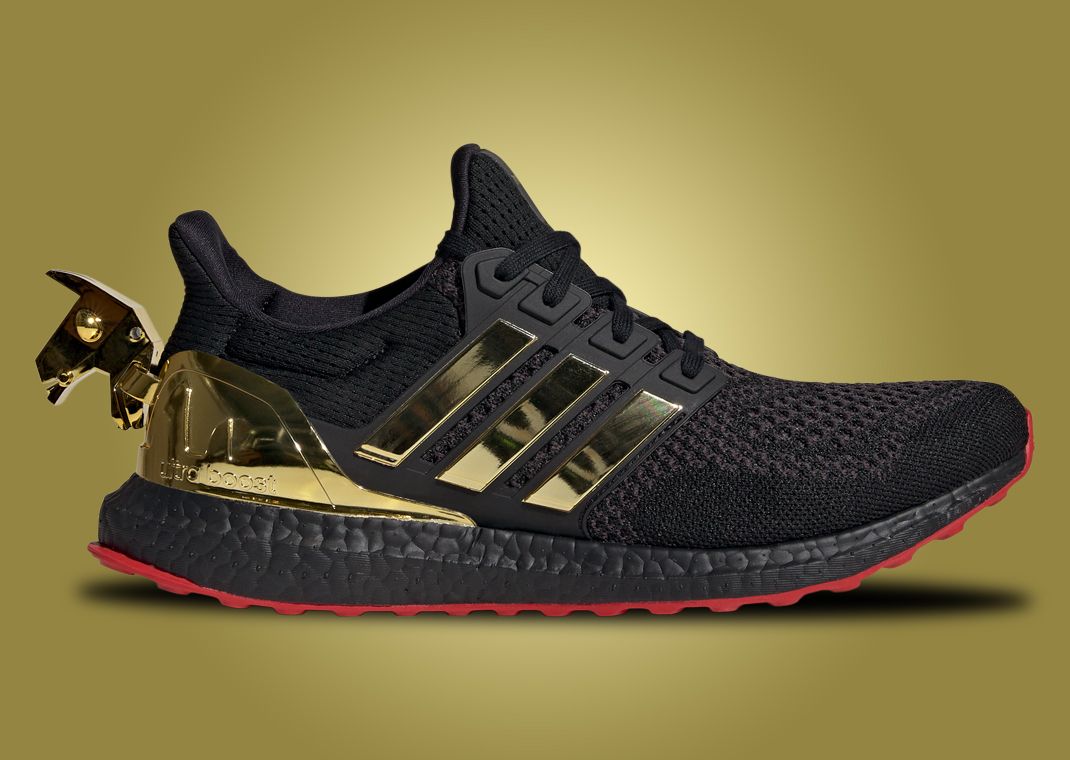 Fortnite x adidas Ultraboost 1.0 Victory Crown Core Black Lateral