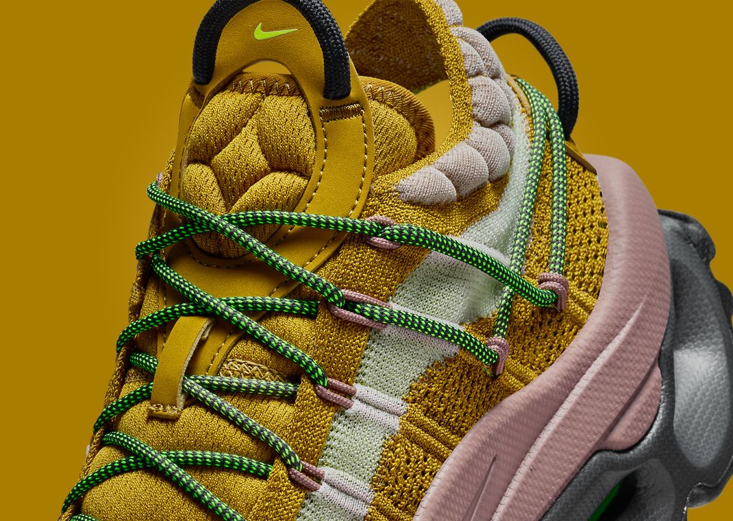 Nike Air Max Flyknit Venture Bronzine Smokey Mauve (W) Tongue
