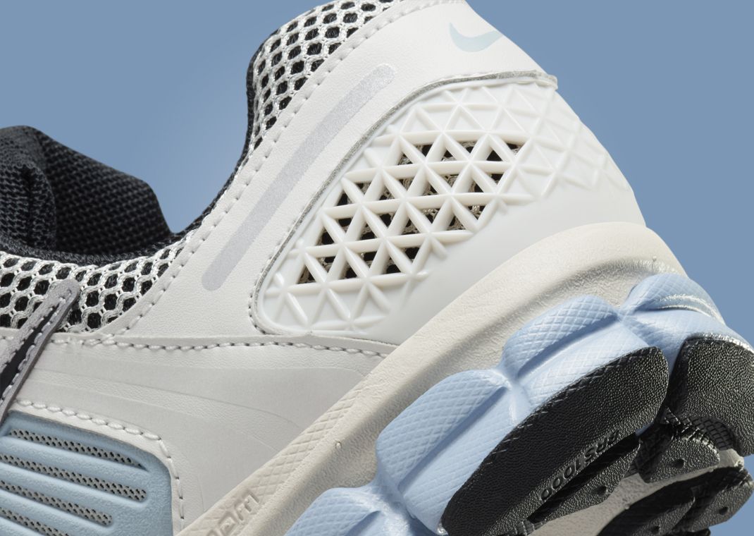 Nike Zoom Vomero 5 Platinum Tint Light Armory Blue (W) Heel