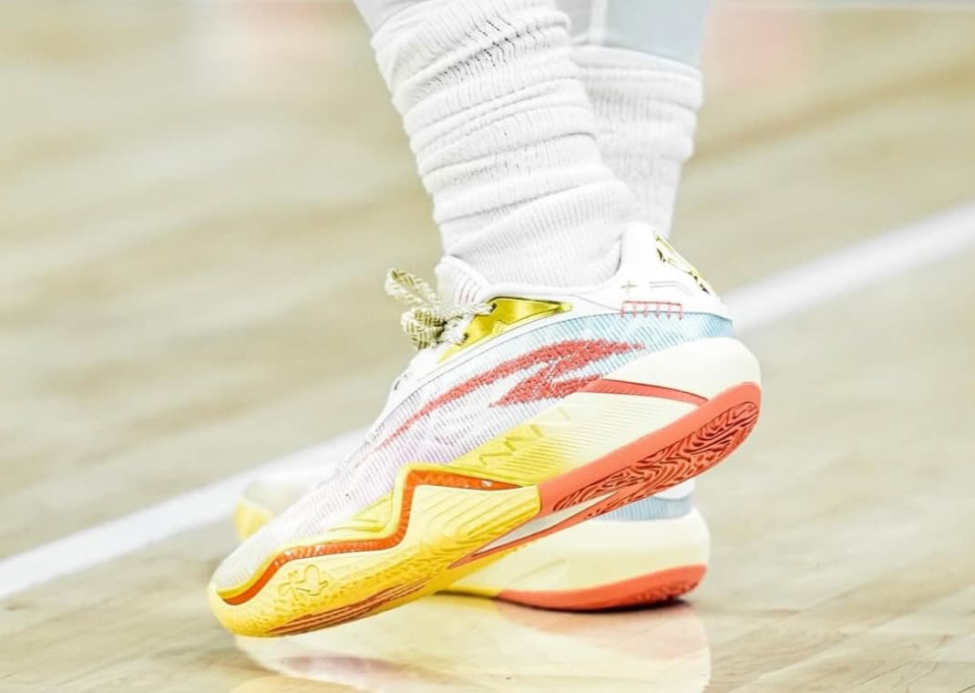 Kyrie Irving Debuts ANTA Kai 3