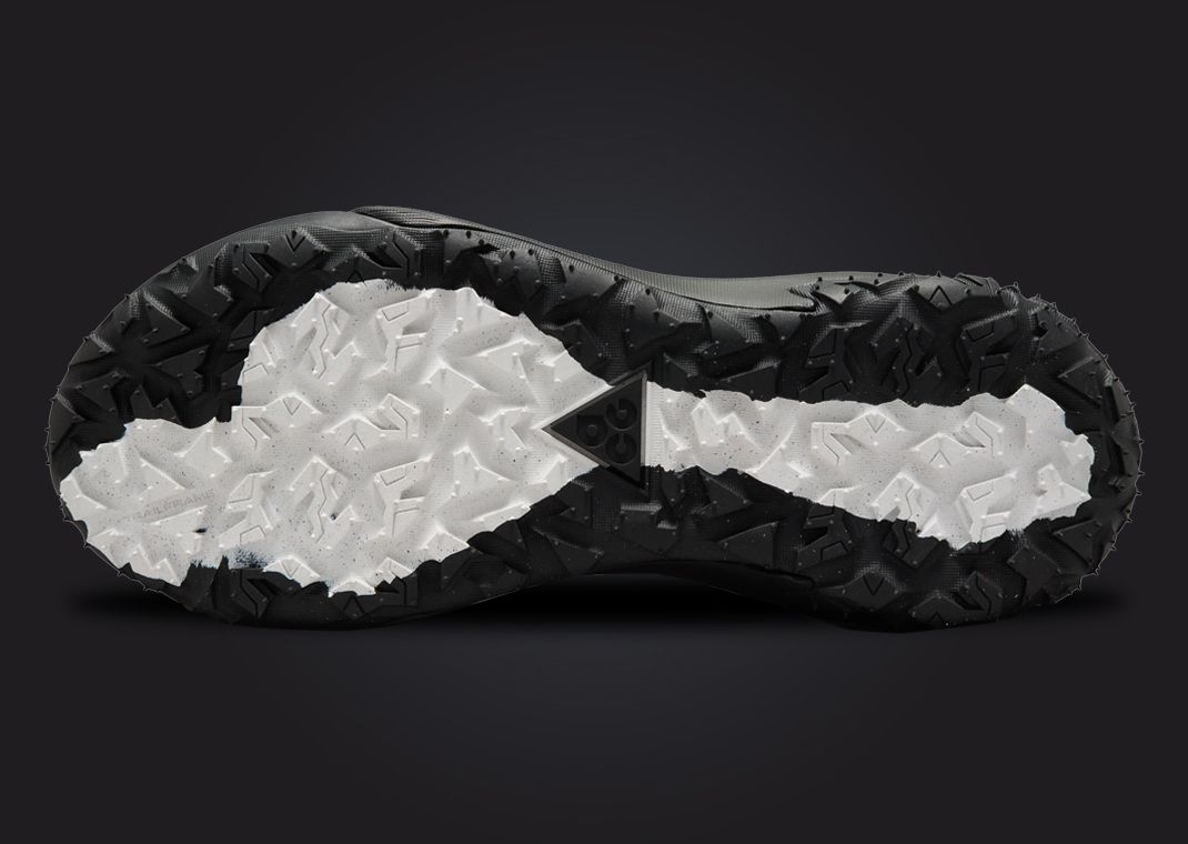 Comme des Garcons x Nike ACG Mountain Fly 2 Low Black Outsole