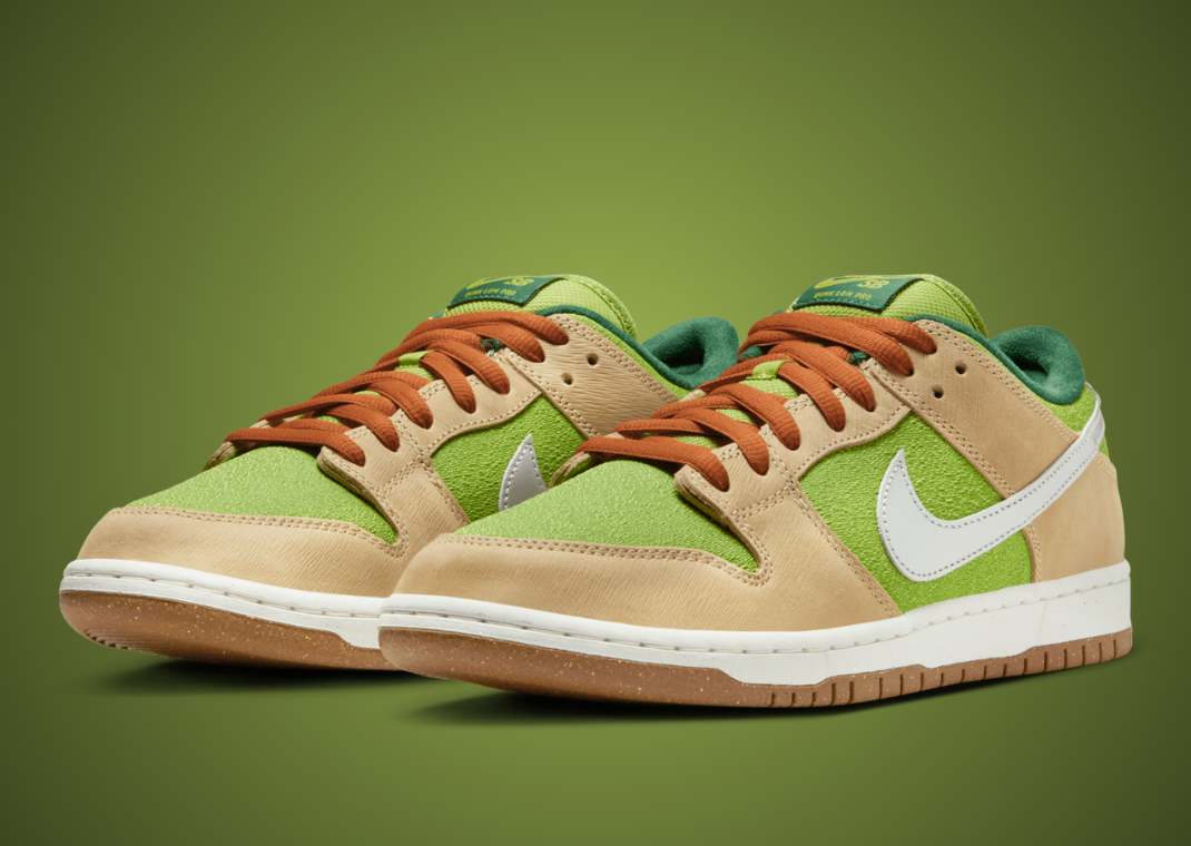 Nike SB Dunk Low WC Escargot Lateral Angle