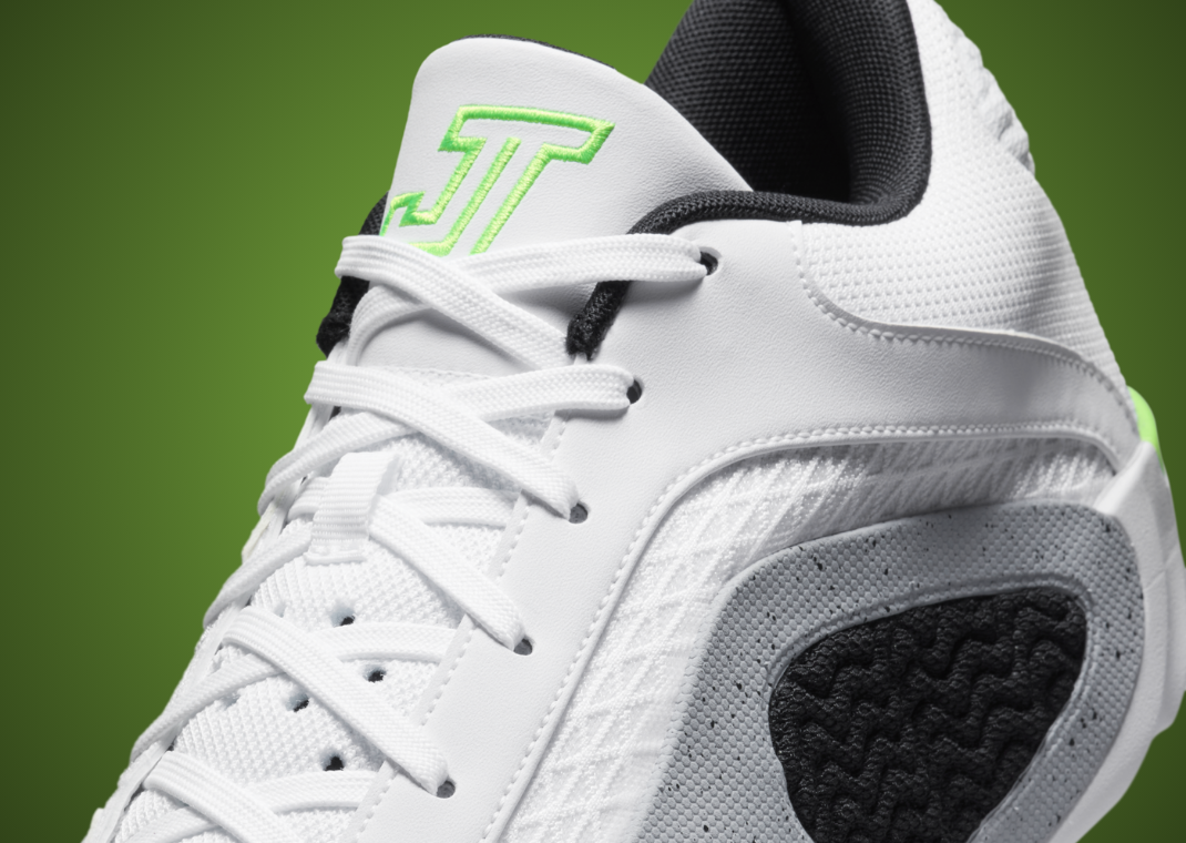 Jordan Tatum 2 Neon Tongue Detail