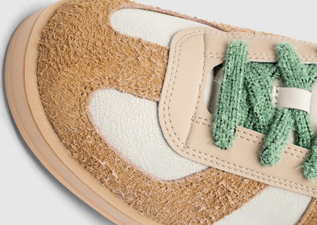 The Whitaker Group x adidas BW 00s Cream - Detail