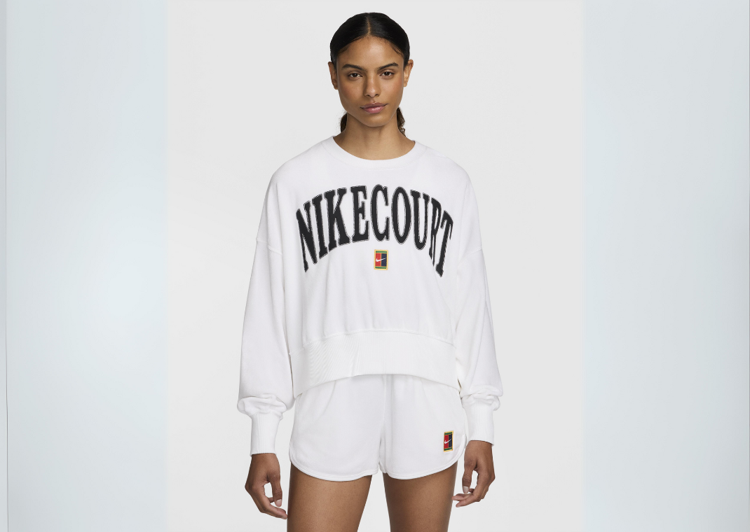 NikeCourt Heritage Women's Over-Oversized Crew-Neck Graphic Tennis Sweatshirt