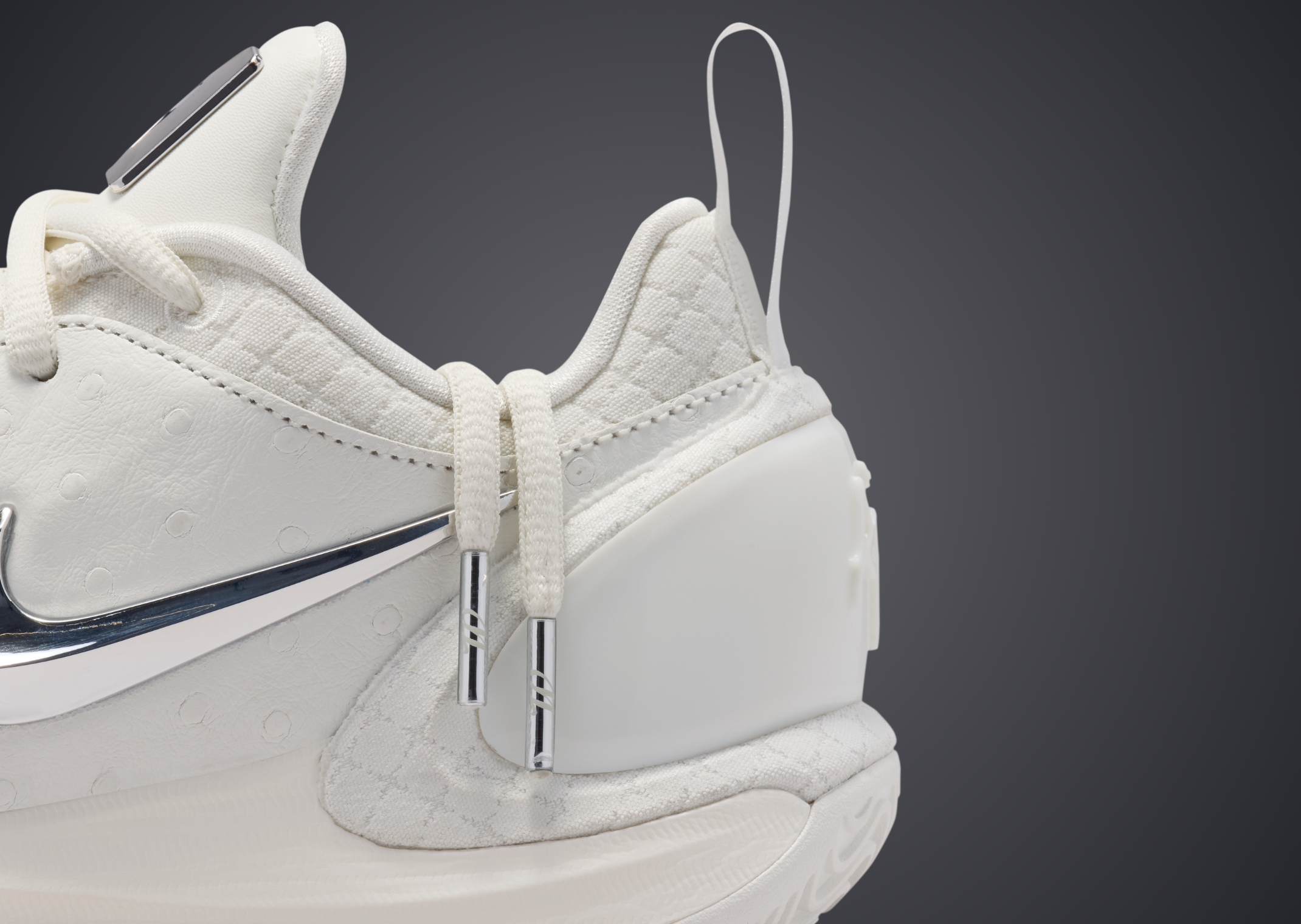 Nike A'Two LX White Label - Heel Detail