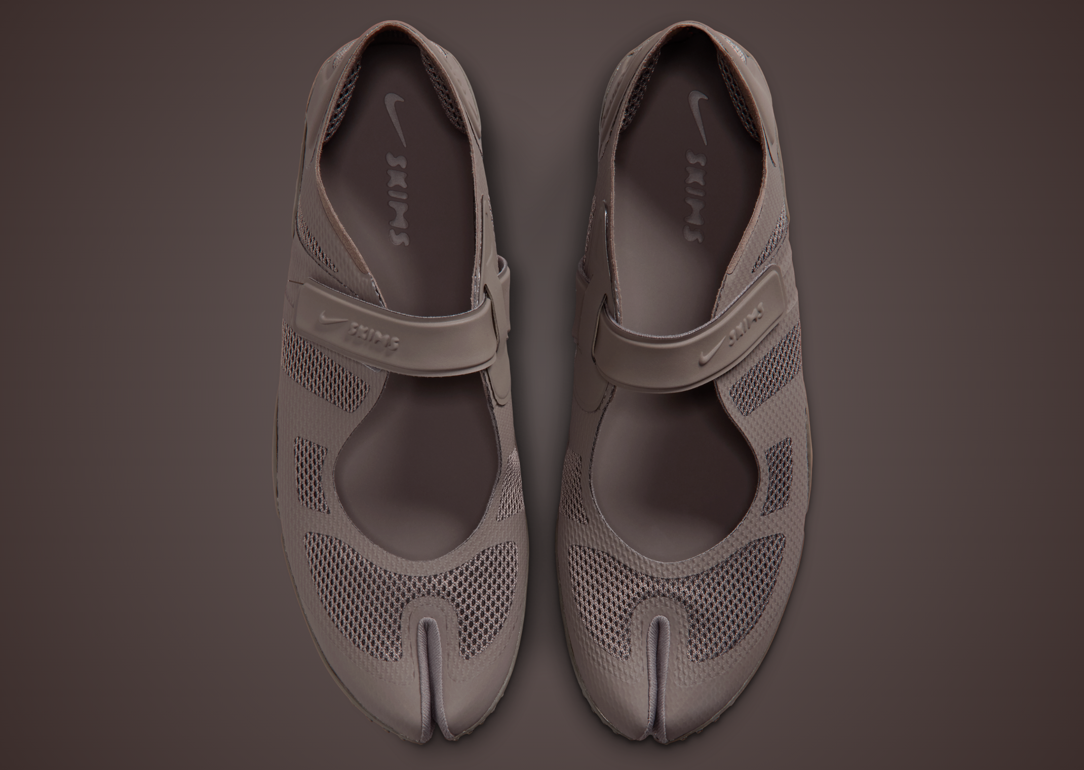 NikeSKIMS Rift Mesh Cave Stone - Top