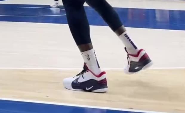 Nike LeBron 22 USA PE