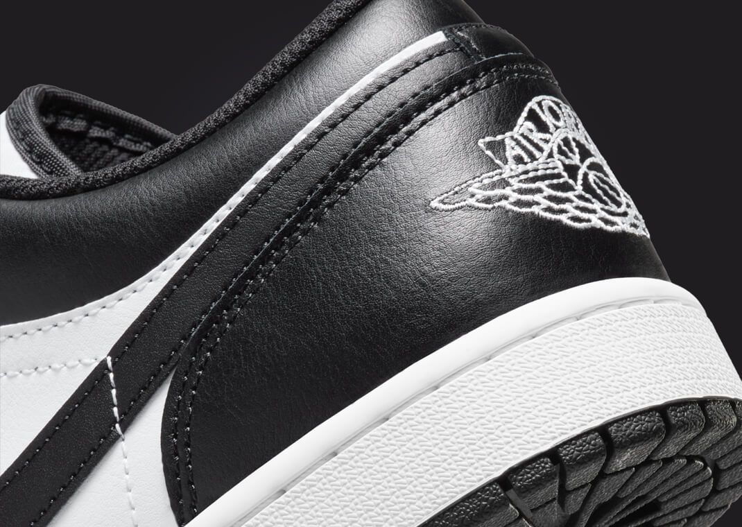 Nike Air Jordan 1 Low ホワイト　ブラック Air Jordan 1 Low White Black - Dec 2023 - 553558-132
