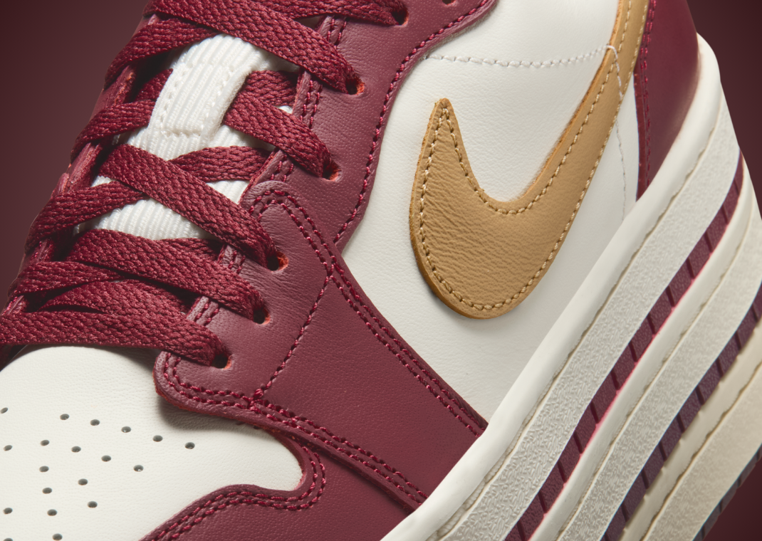 Air Jordan 1 Low Triple Stack Team Red (W) - Detail