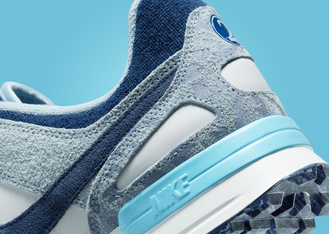 Nike Air Pegasus '89 Golf Accept and Embrace Heel Detail