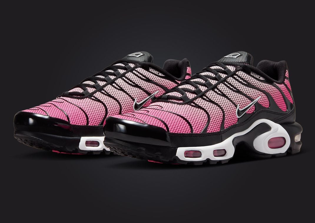 Light pink air max plus best sale