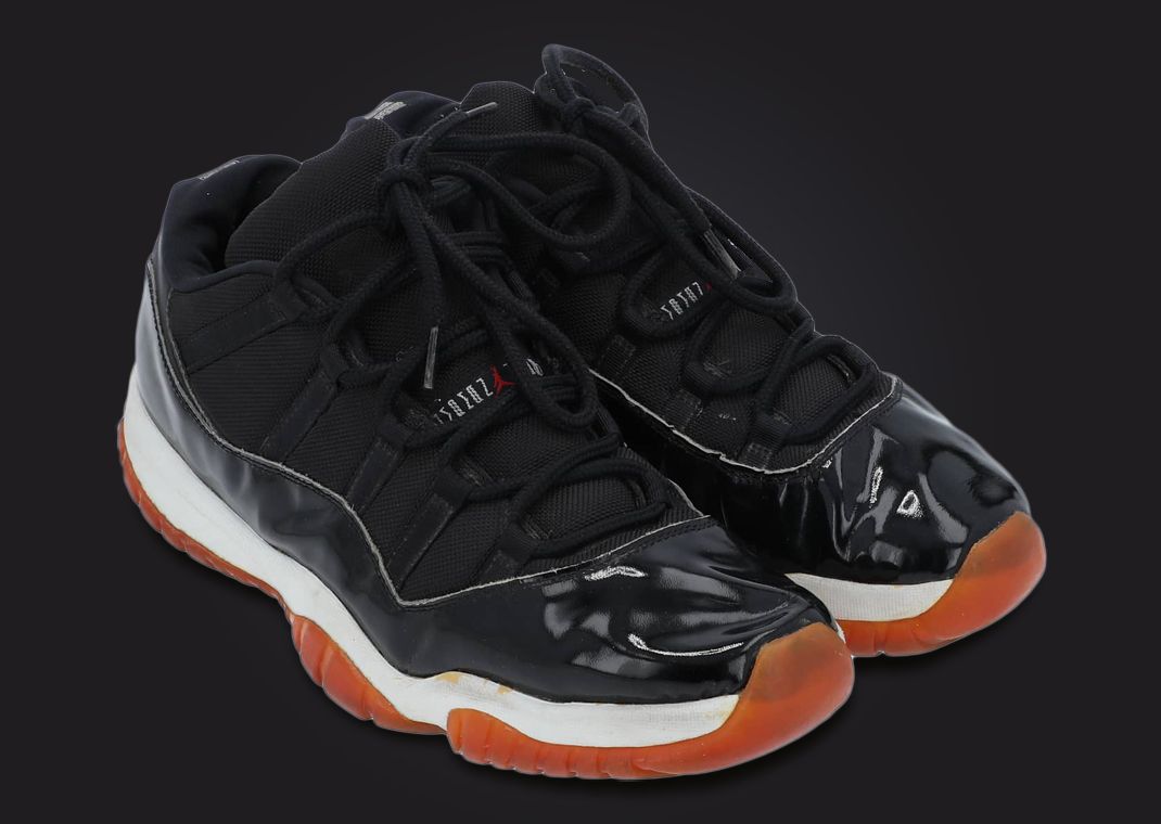 Air Jordan 11 Low OG Playoff PE