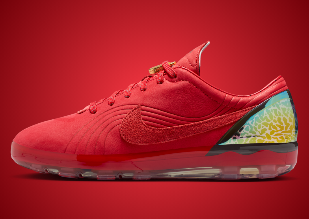 Jordan x Nike Cryoshot Mercurial Vapor 1 medial