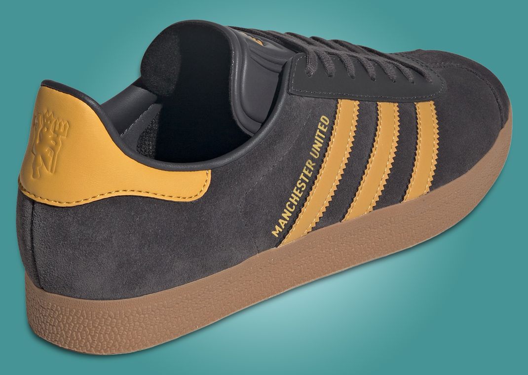 Manchester United x adidas Gazelle Third Kit Heel Angle