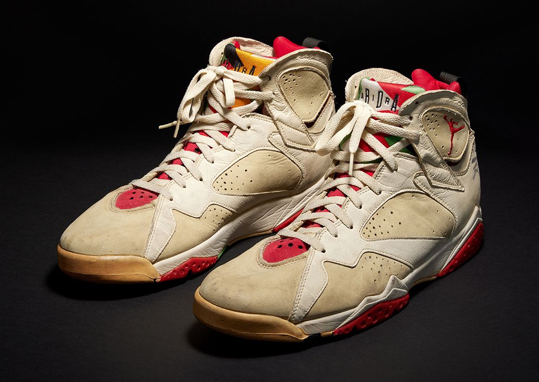 Michael Jordan Game-worn and signed Air Jordan 7 Hares worn during his eyes closed free throw