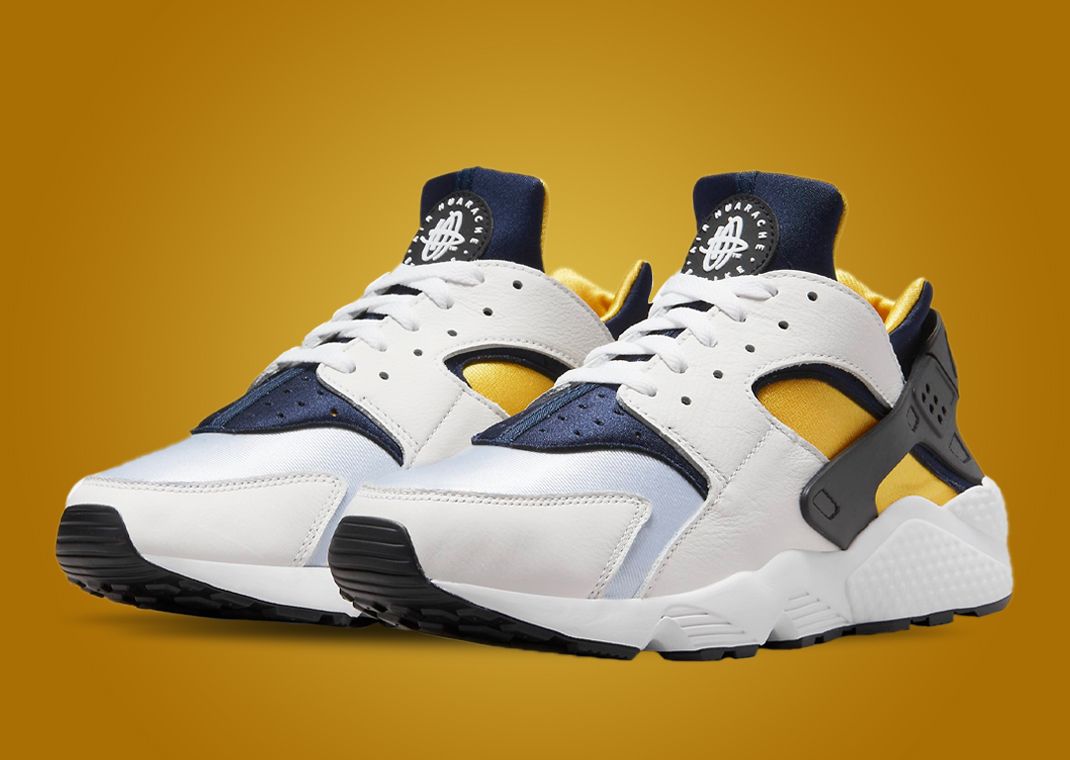 Nike Air Huarache "Michigan"