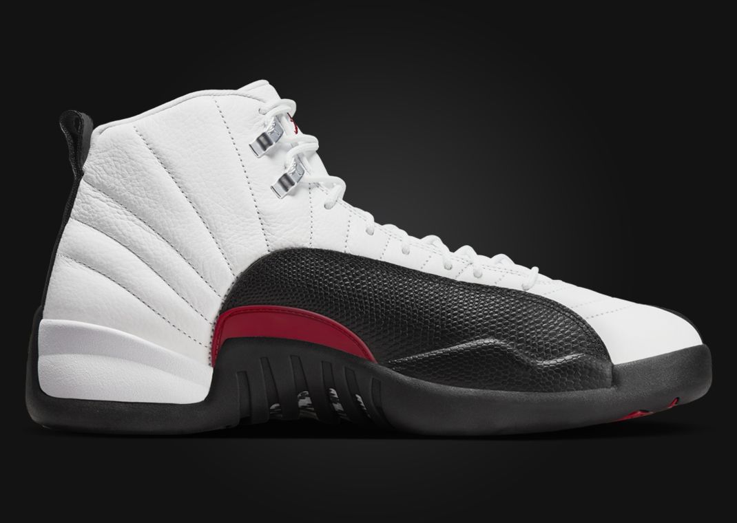 Air Jordan 12 Retro Red Taxi Lateral Right