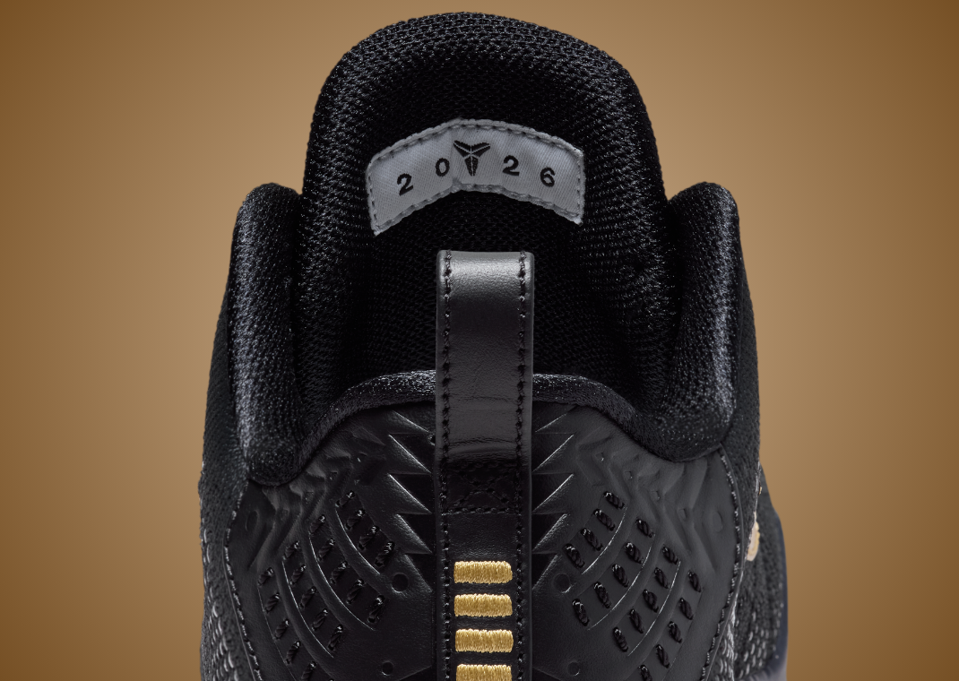 Nike Kobe 11 Elite Protro Fade to Black heel lines detail