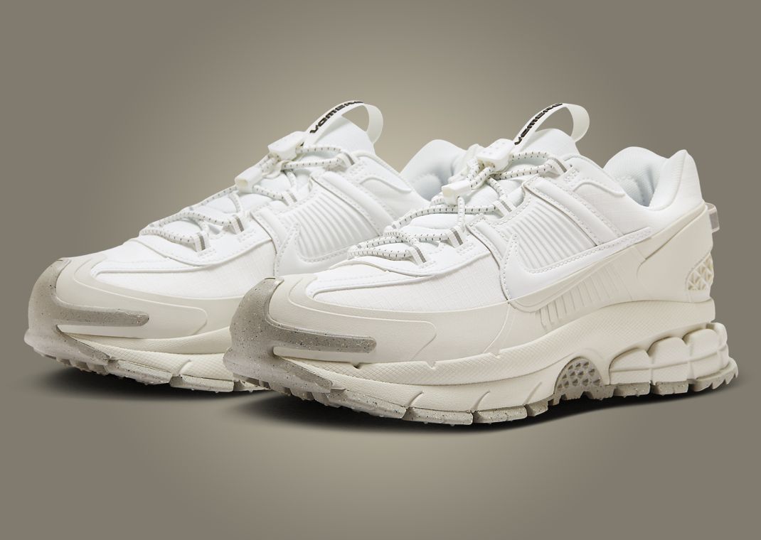 Nike Zoom Vomero 5 Roam Summit White Light Bone Angle