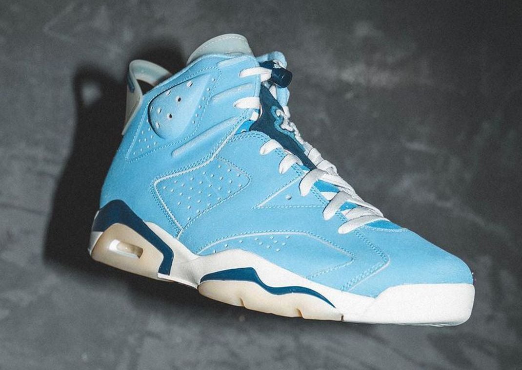 Air Jordan 6 Retro "UNC" PE (2022)