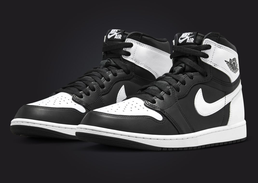 Air Jordan 1 Retro High OG Black White