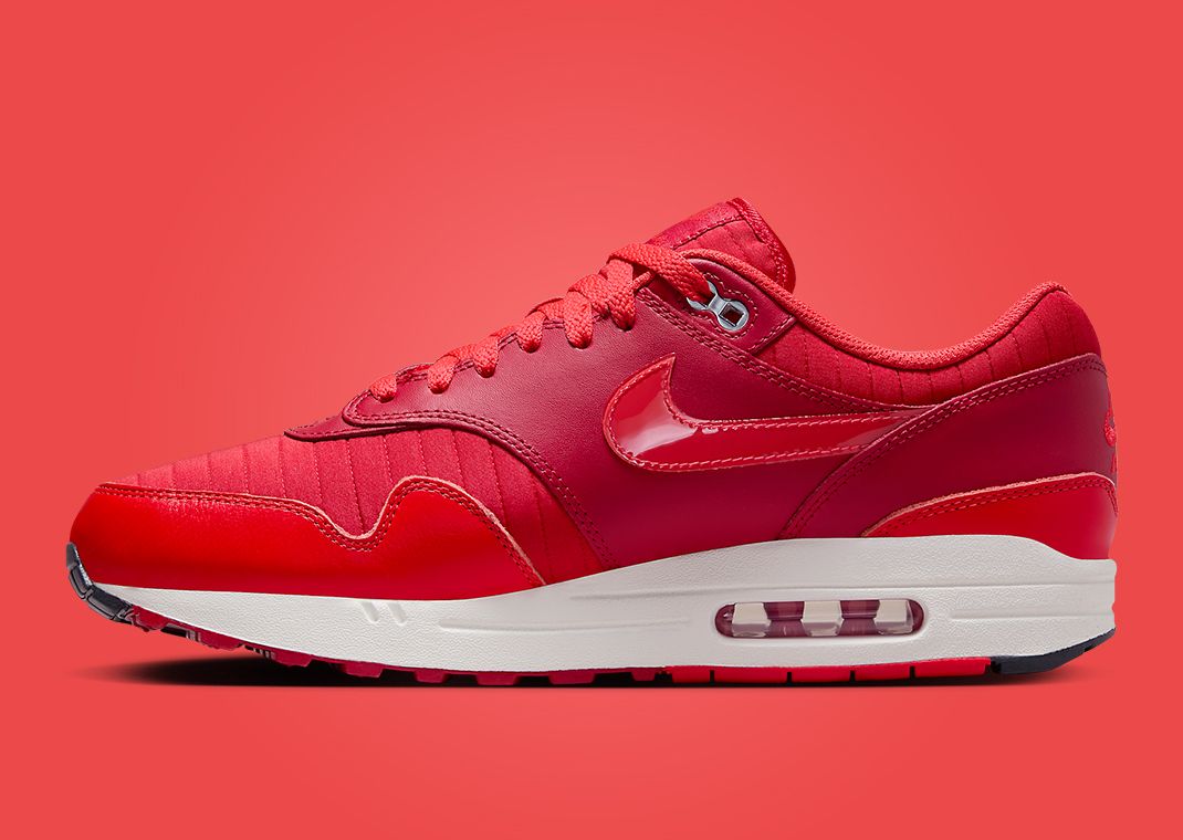 all red nike sneakers womens