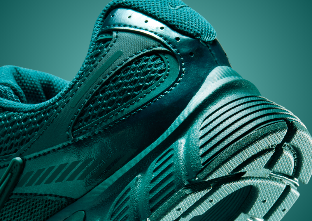 Social Status x Nike V5 RNR Geode Teal Heel Detail