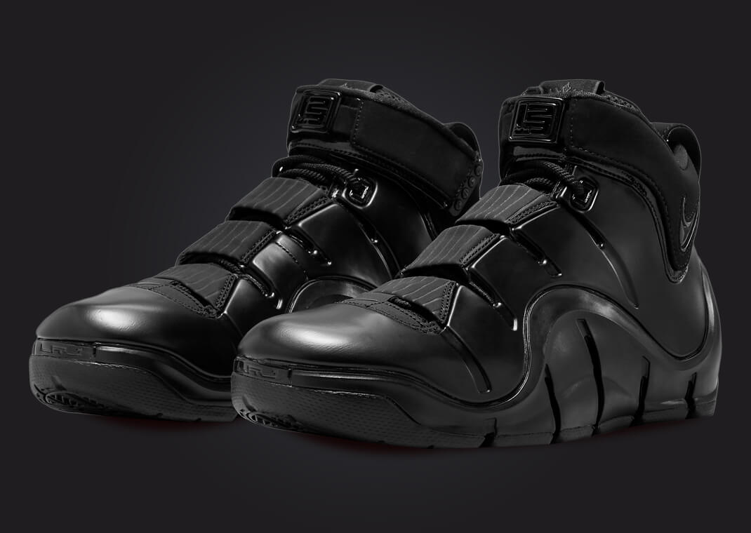 Nike Zoom LeBron 4 Black Anthracite Angle