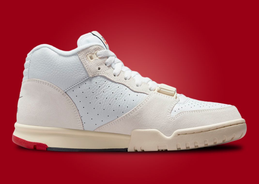 Split Chicago Colors Come To This Nike Air Trainer 1
