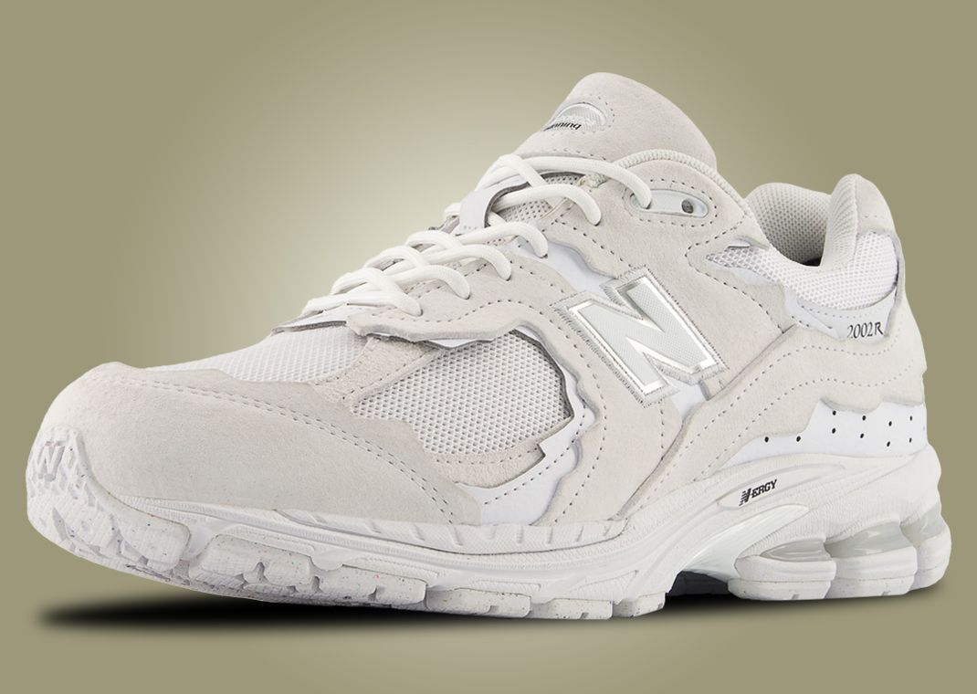 New Balance 2002R GTX Protection Pack White - Angle