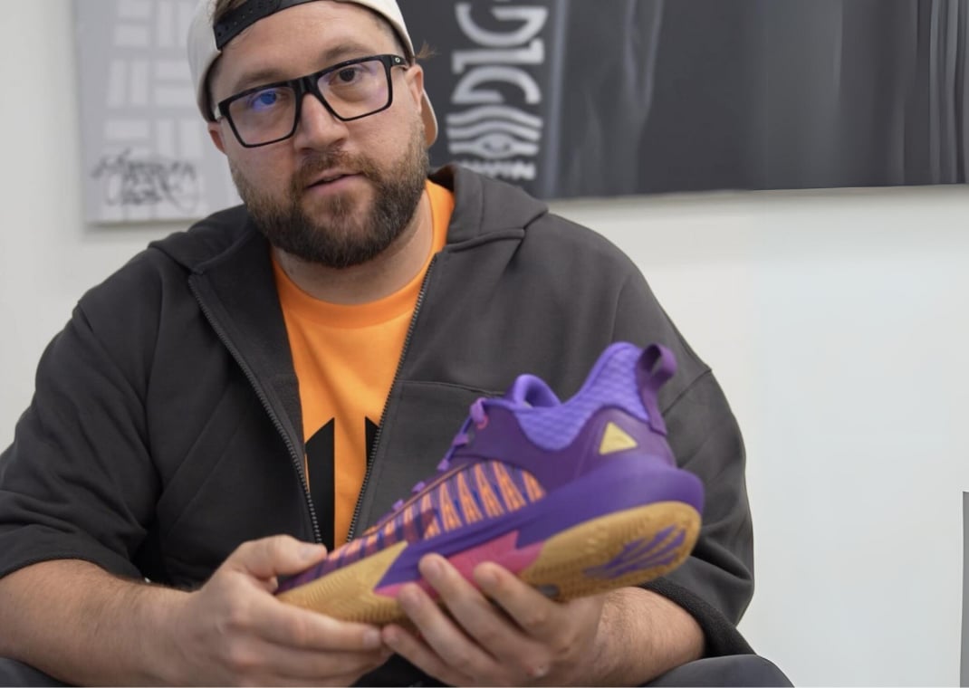 Matt Franklin holding the ANTA Kai 1 Speed Twin Flame