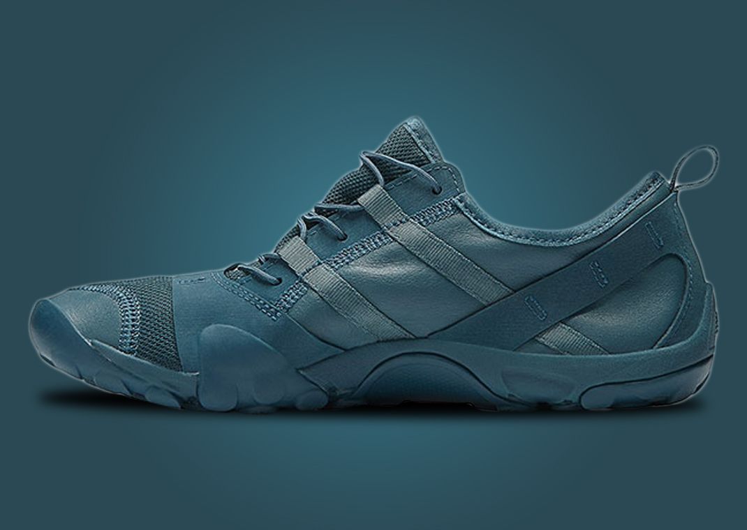 Issey Miyake x New Balance MT10 Navy Medial