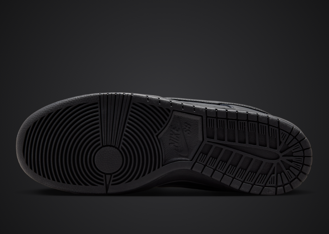 Nike SB Dunk Low ISO Triple Black Outsole