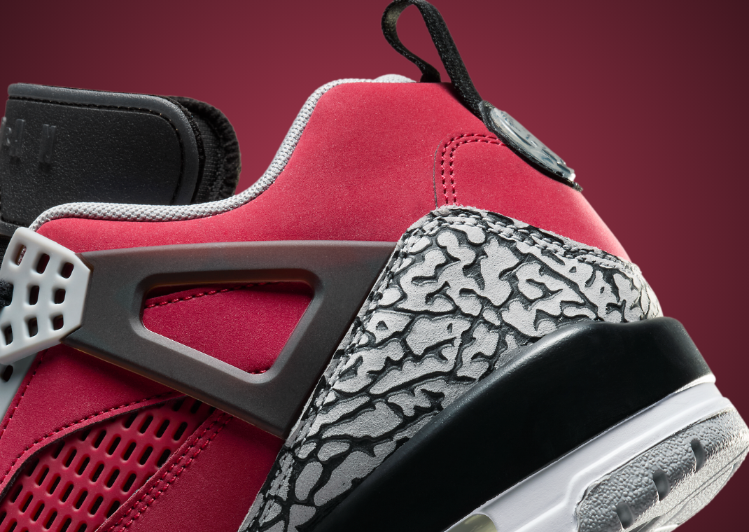Jordan Spizike Low Toro Heel Detail