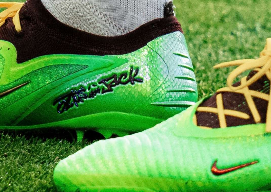 Travis Scott x Nike Phantom 6 Cleat