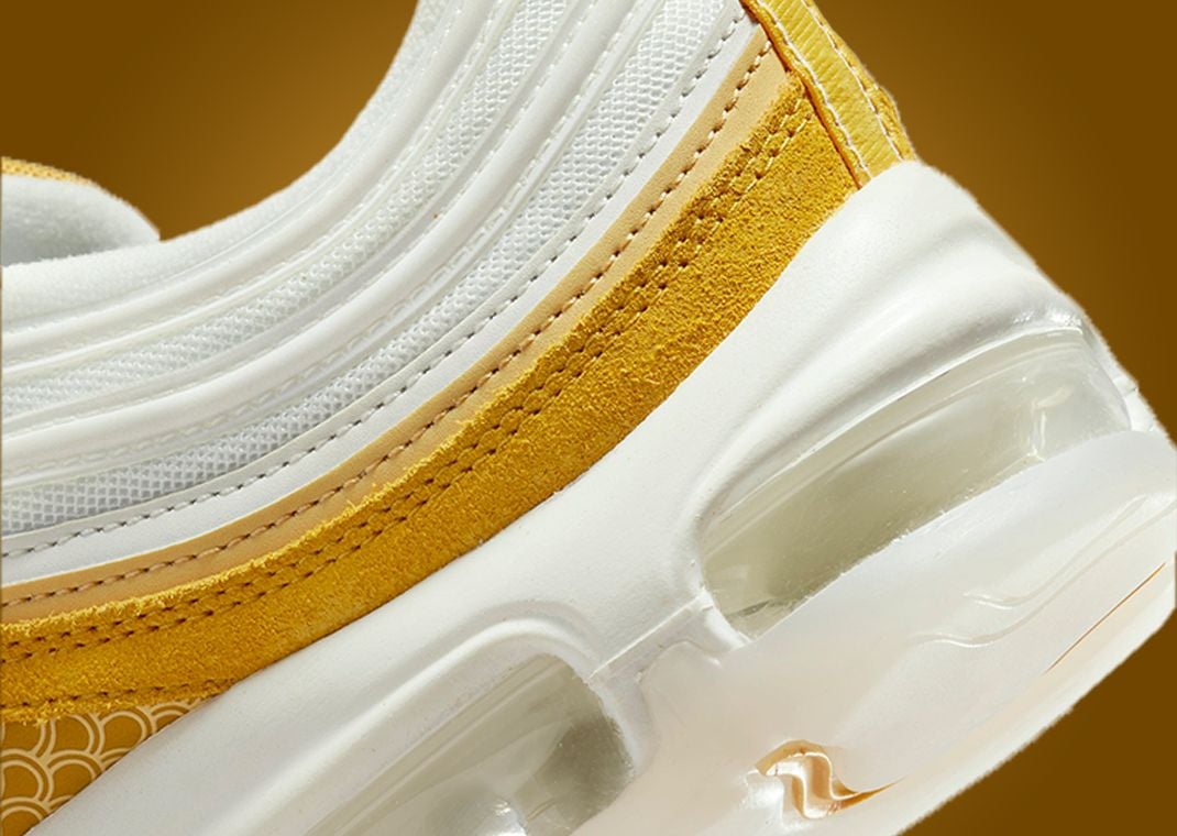 NIKE★AIR MAX 97 PREMIUM KOI★SUMMIT WHITE/YELLOW OCHRE Nike Air Max 97 PRM Premium Koi Summit Yellow Shoes DQ9011
