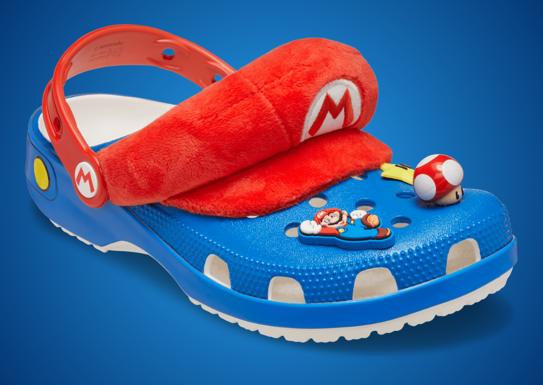 Nintendo x Crocs Classic Clog Mario - Angle