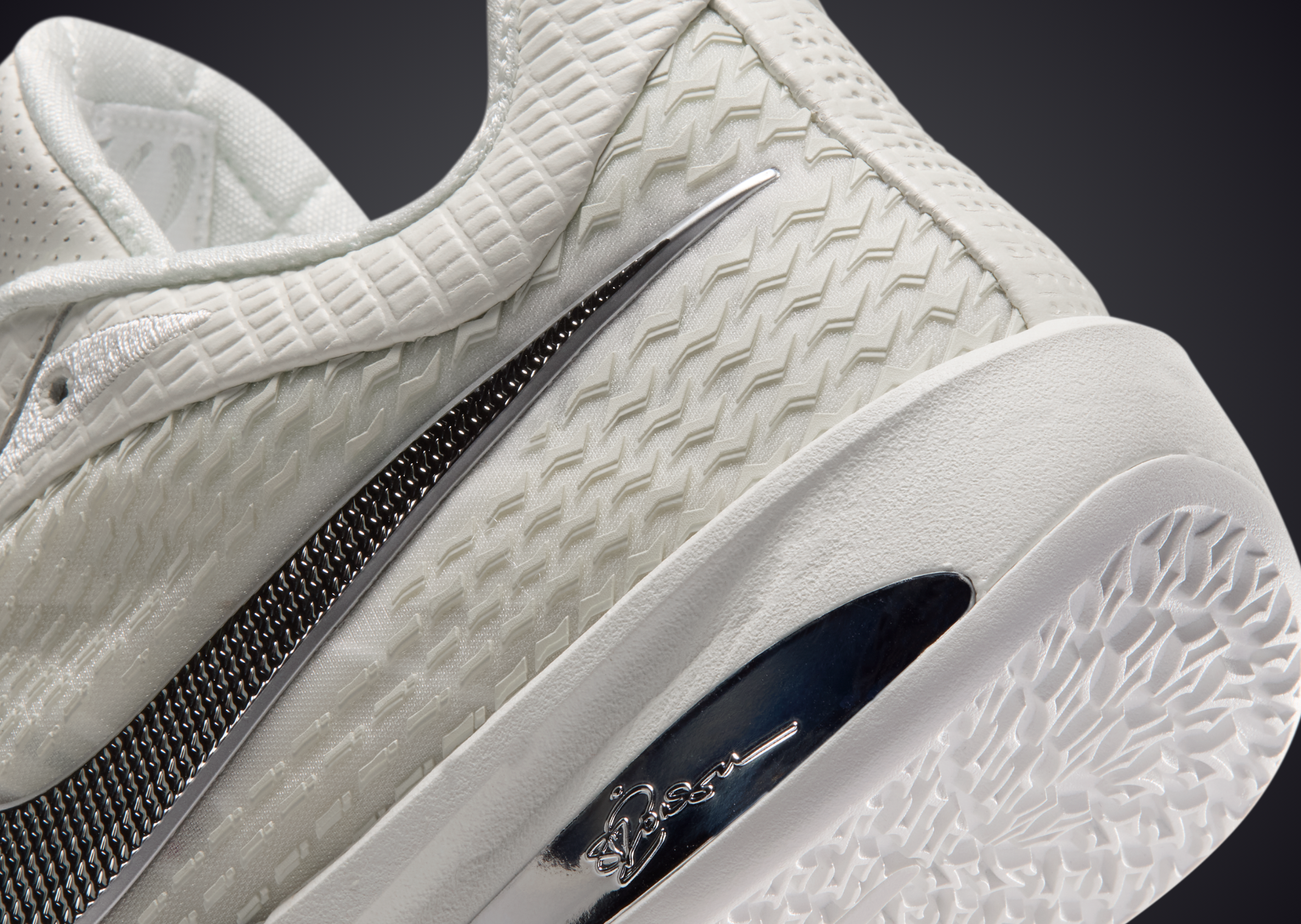 Nike Sabrina 4 LX White Label - Heel Detail