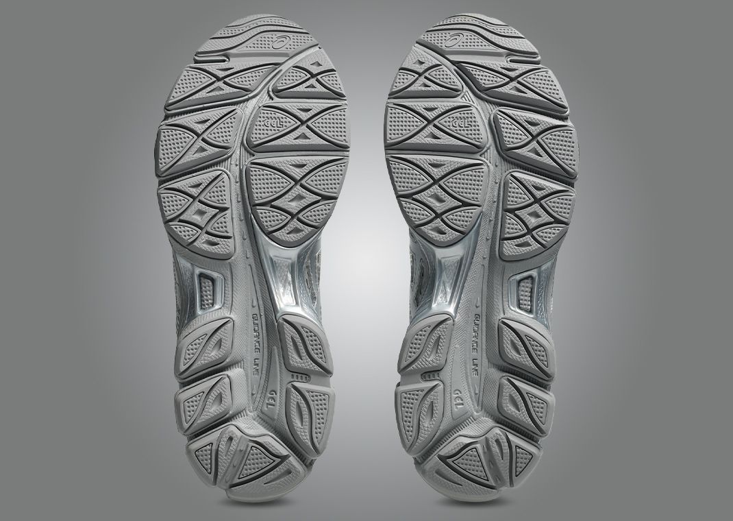 Cecilie Bahnsen x Asics Gel-Cumulus 16 Silver Outsole
