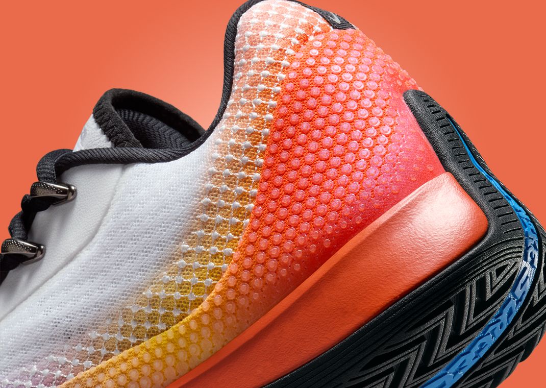 Nike S.T. Flare Heel Detail